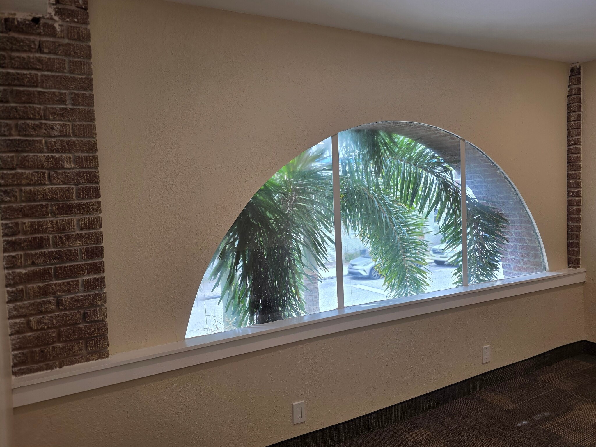 735 Arlington Ave N, Saint Petersburg, FL for lease Interior Photo- Image 1 of 5
