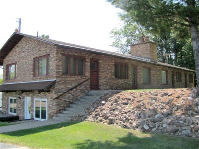 301 Kent St, Iron Mountain, MI for sale - Building Photo - Image 1 of 1