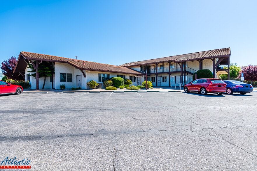 15585 Monterey Hwy, Morgan Hill, CA for lease - Building Photo - Image 1 of 9