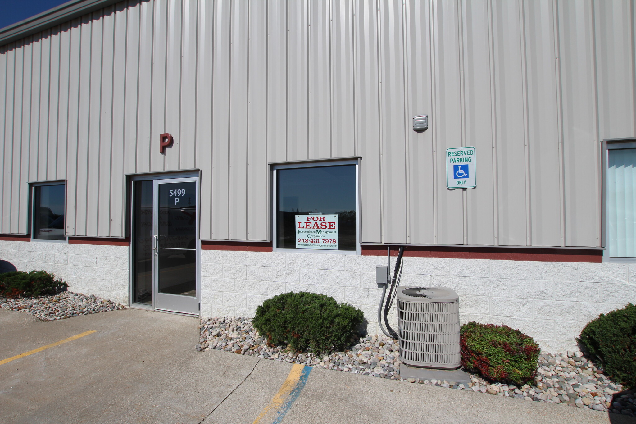 5499 Perry Dr, Waterford, MI for lease Building Photo- Image 1 of 5