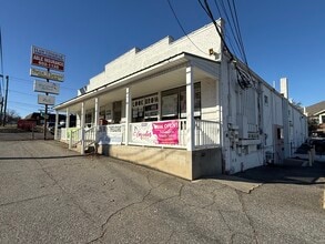 1622 S Hawthorne Rd, Winston-Salem, NC for lease Building Photo- Image 2 of 8