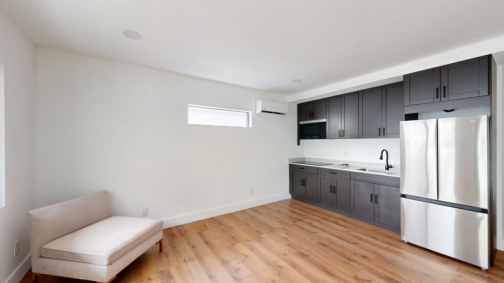 7801 Byron Ave, Miami Beach, FL for sale - Matterport 3D Scan - Image 2 of 61