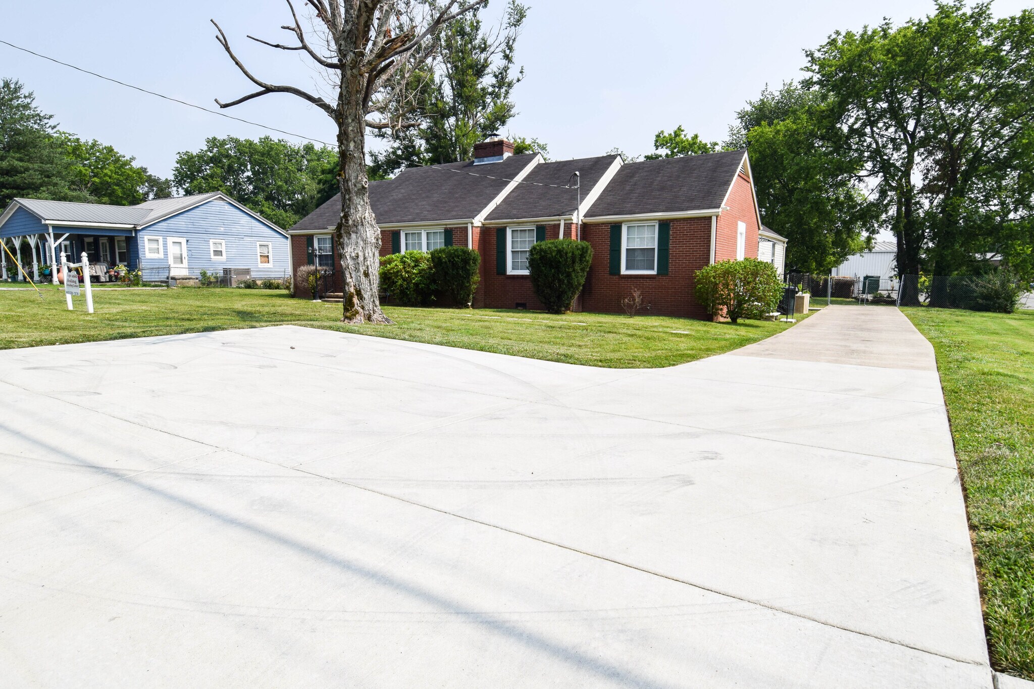 884 Albert Gallatin Ave, Gallatin, TN 37066 Office for Sale