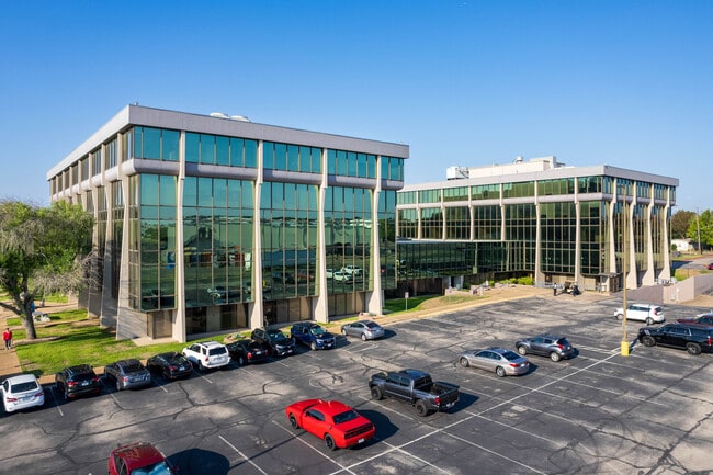 More details for 1106 Clayton Ln, Austin, TX - Coworking for Lease