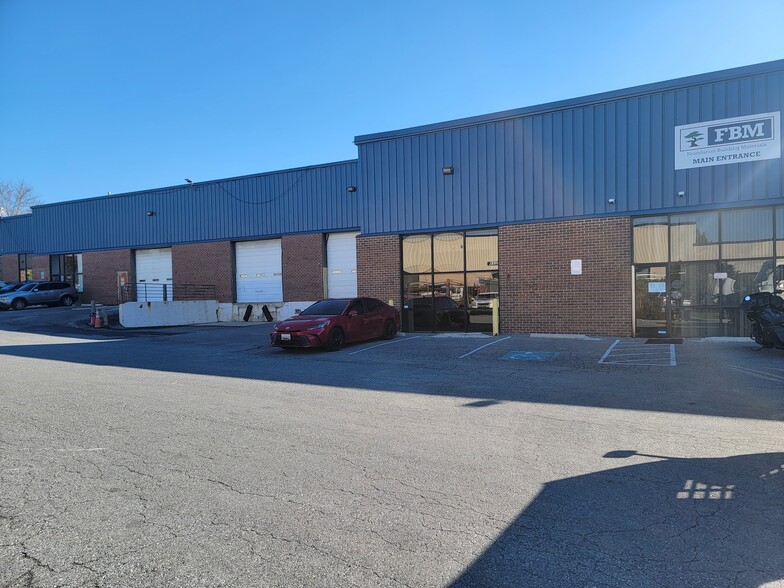 7421-7431 Lindbergh Dr, Gaithersburg, MD for lease - Building Photo - Image 1 of 12