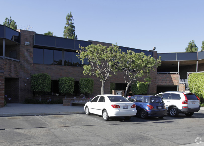 451 W Lincoln Ave, Anaheim, CA for lease - Building Photo - Image 3 of 4