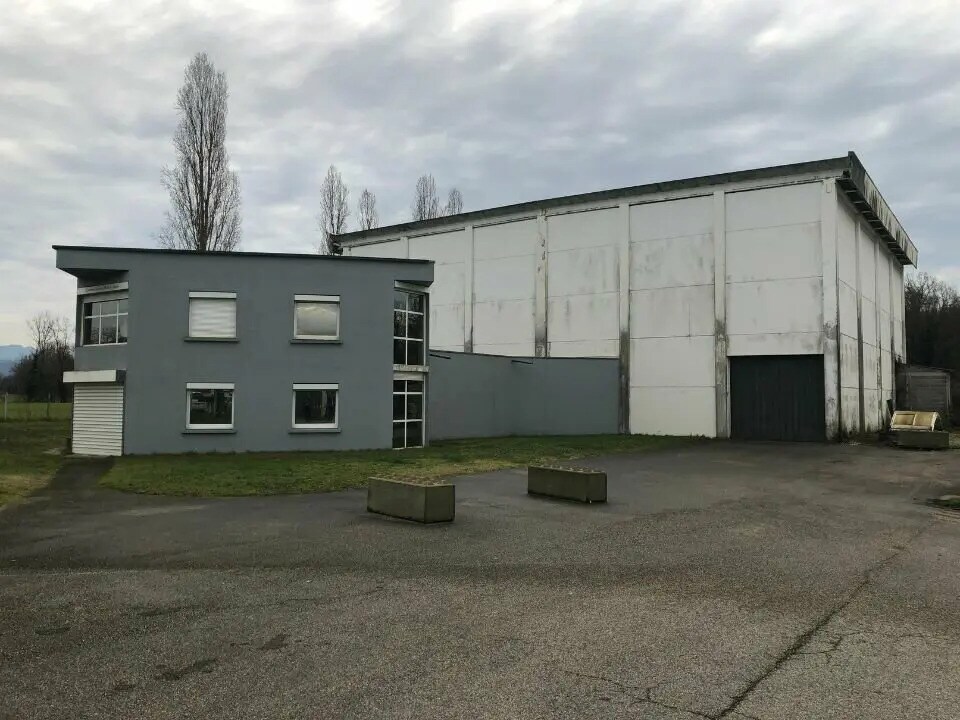 Industrial in Belmont-Tramonet for sale Building Photo- Image 1 of 4