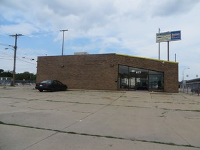 877 E Eight Mile Rd, Hazel Park, MI for sale Building Photo- Image 1 of 1