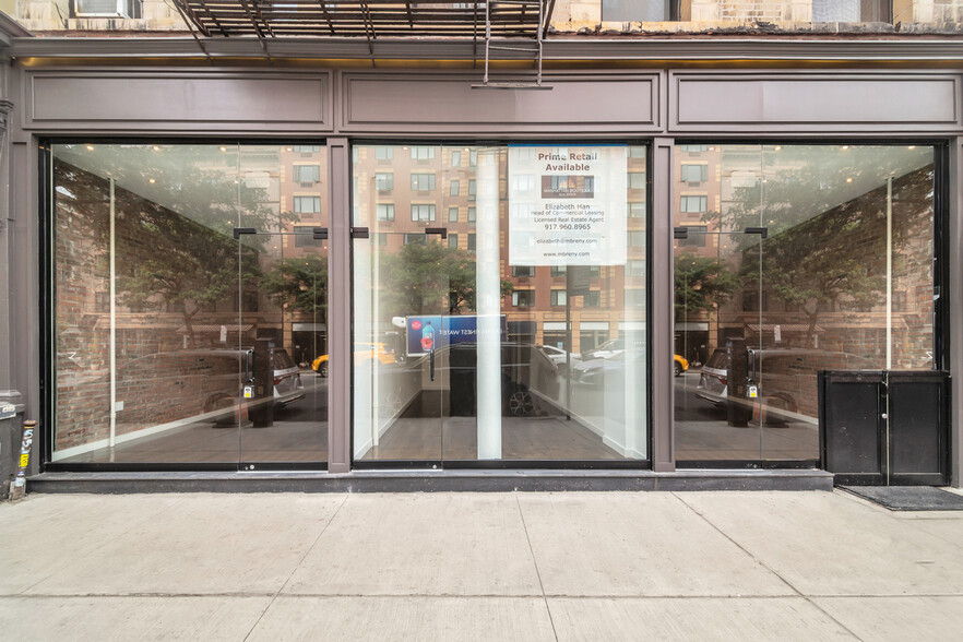 224-226 8th Ave, New York, NY for lease - Building Photo - Image 1 of 4