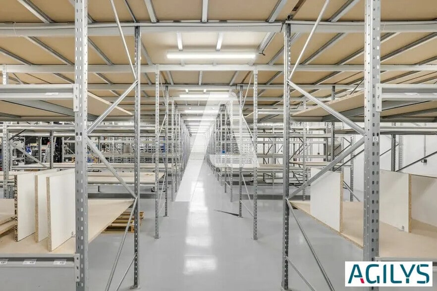 Industrial in Massy for lease - Interior Photo - Image 3 of 7