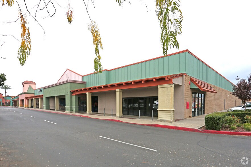 170 W Shaw Ave, Clovis, CA 93612 OfficeRetail Space for Lease