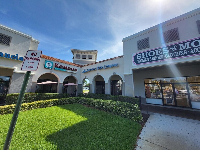 1575 Pine Ridge Rd, Naples, FL for lease - Building Photo - Image 2 of 8