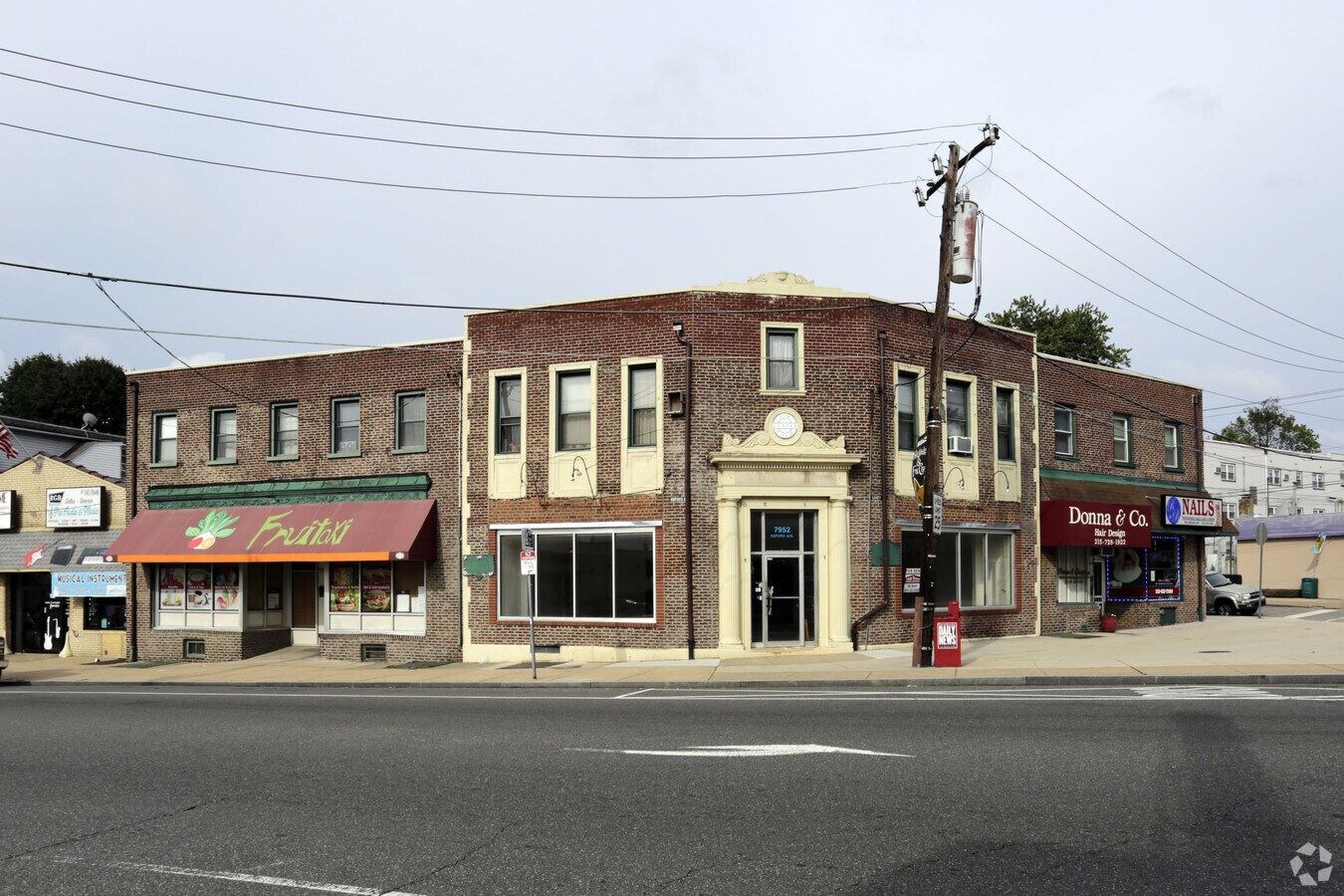 7950 Oxford Ave, Philadelphia, PA 19111