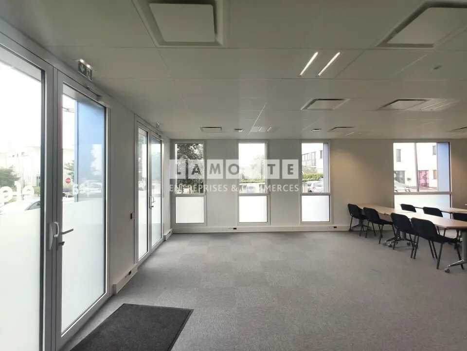 Office in Nantes for lease Interior Photo- Image 1 of 6