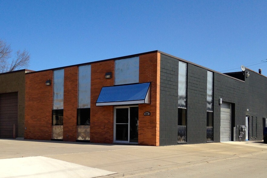 3100 Hilton Rd, Ferndale, MI 48220