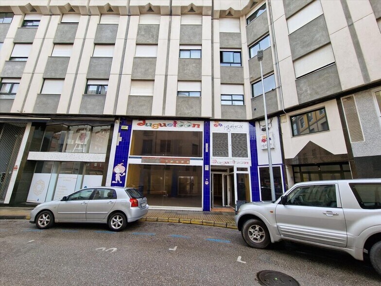 Retail in Ponferrada for sale - Building Photo - Image 1 of 17