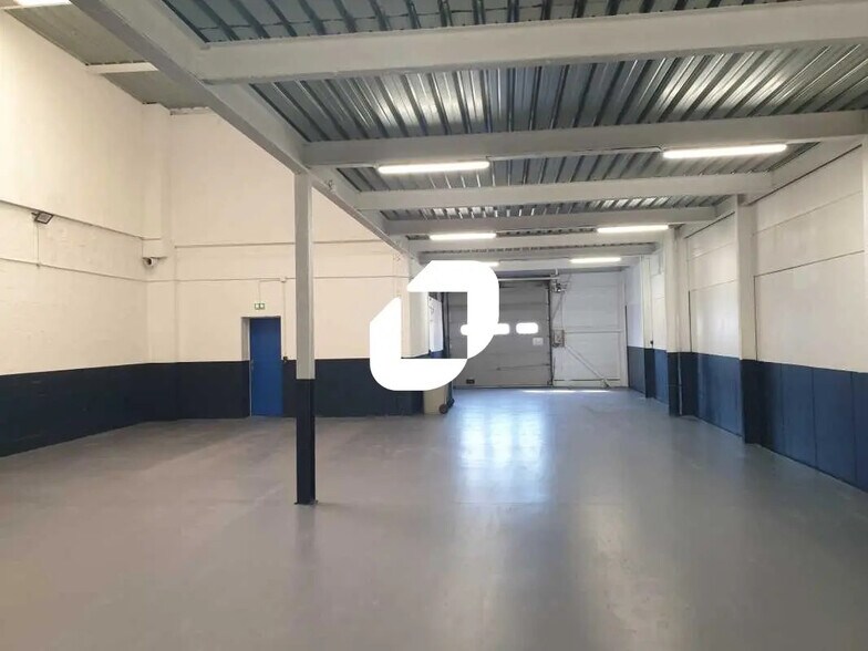 Flex in Orly for lease - Building Photo - Image 1 of 16