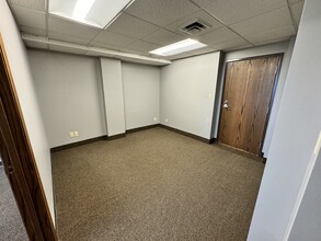 161 Saint Anthony Ave, Saint Paul, MN for lease Interior Photo- Image 2 of 4