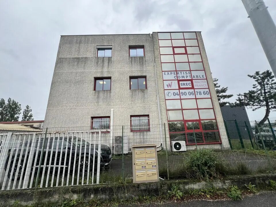 Vente Bureaux 160 m² - Photo 1