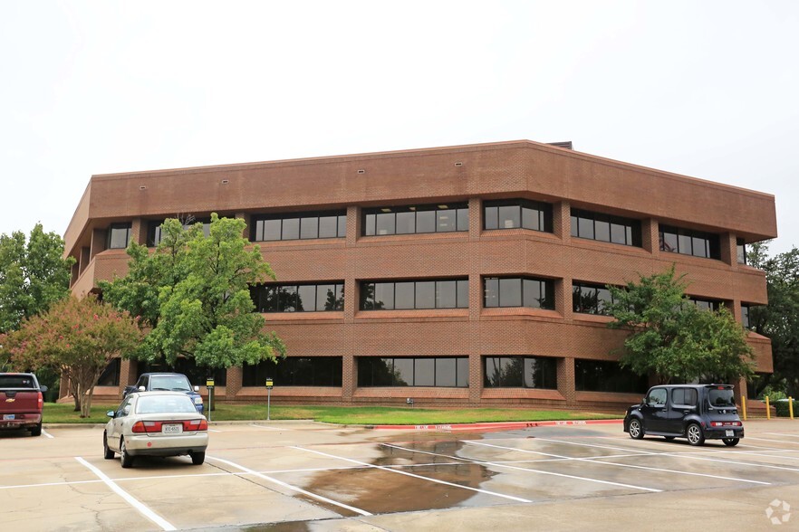 1303 W Walnut Hill Ln, Irving, TX for lease - Building Photo - Image 1 of 1