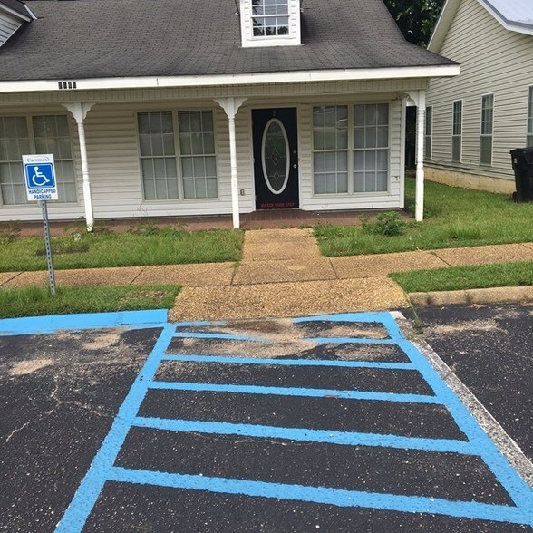 2141 Denton Rd, Dothan, AL 36303