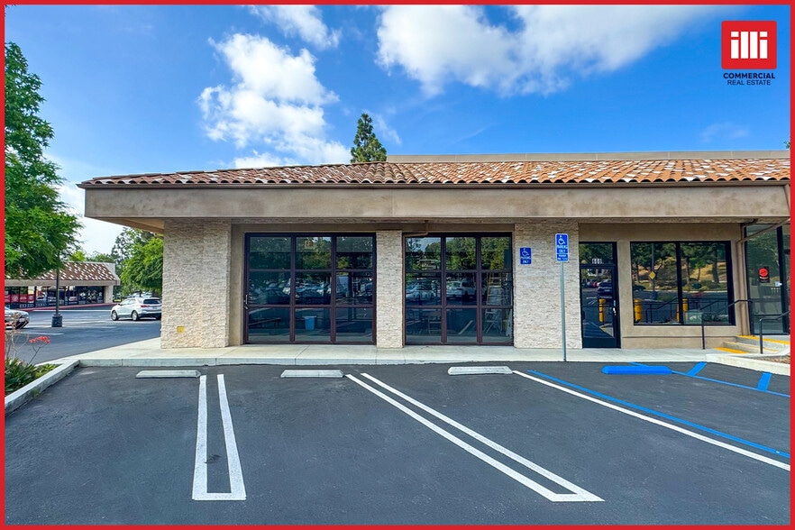 650-728 N Moorpark Rd, Thousand Oaks, CA for lease - Building Photo - Image 1 of 7