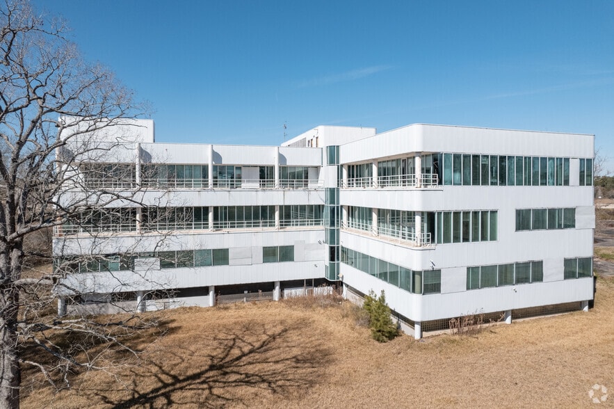 2507 N Frazier St, Conroe, TX for sale - Primary Photo - Image 1 of 1