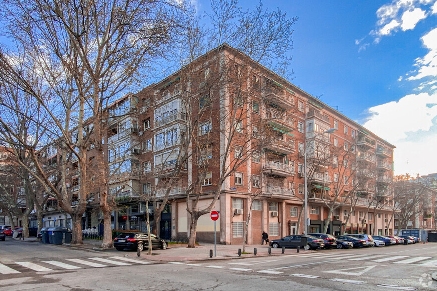 Avenida Presidente Carmona, 10, Madrid, Madrid for sale - Primary Photo - Image 1 of 2