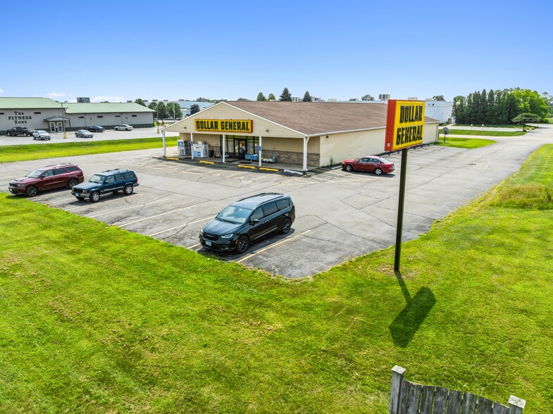 555 Progressive Ln, South Beloit, IL for sale - Building Photo - Image 1 of 4