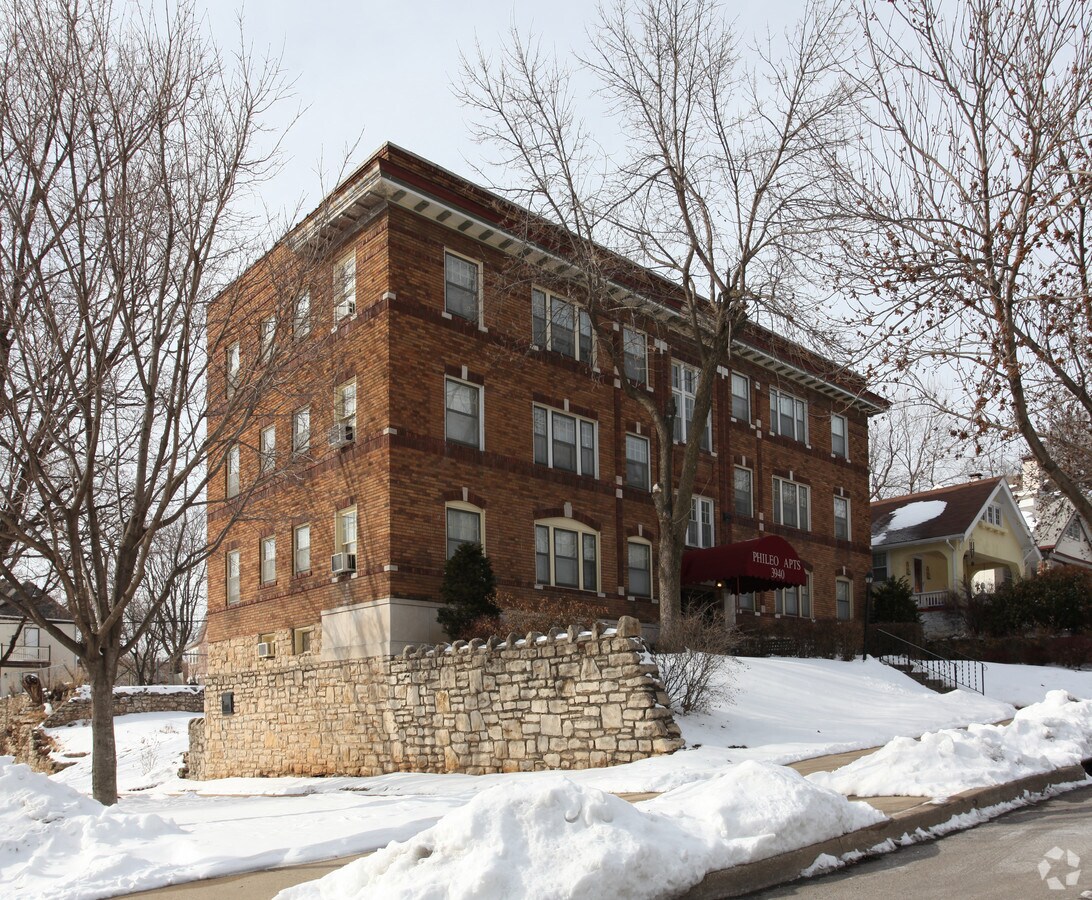 3940 Holmes St, Kansas City, MO 64110 Multifamily for Sale