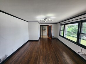 165 Cliftwood Dr NE, Atlanta, GA for lease Interior Photo- Image 2 of 11