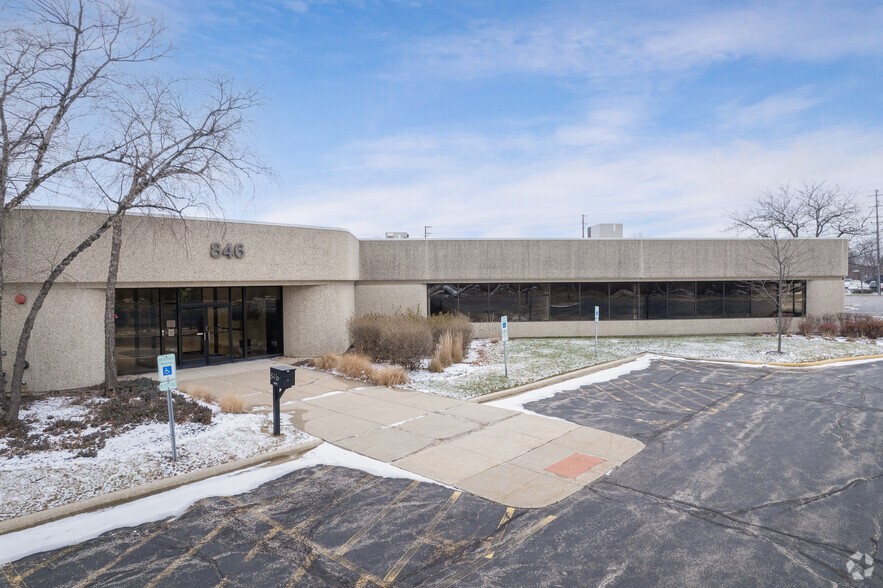 846 E Algonquin Rd, Schaumburg, IL for sale - Primary Photo - Image 1 of 13