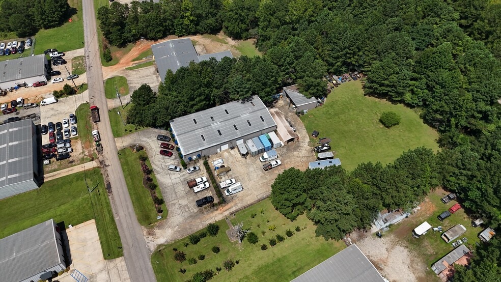 109 Corporate Park East Dr, Lagrange, GA for lease - Building Photo - Image 2 of 4