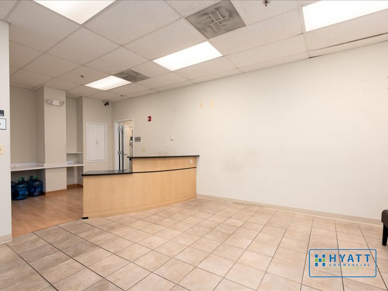 12200 Annapolis Rd, Glenn Dale, MD for lease - Interior Photo - Image 3 of 9