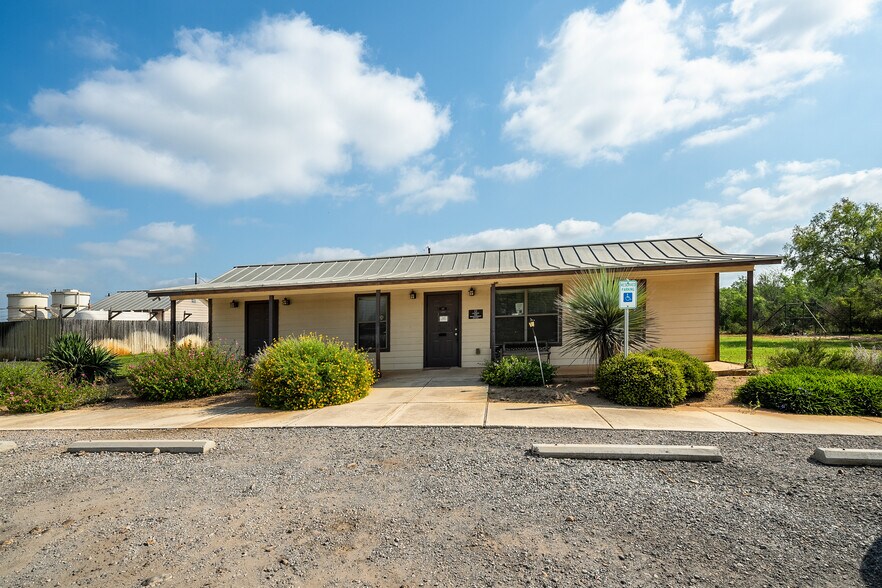 3558 Business 35 E, Pearsall, TX 78061 Sendero Ranch