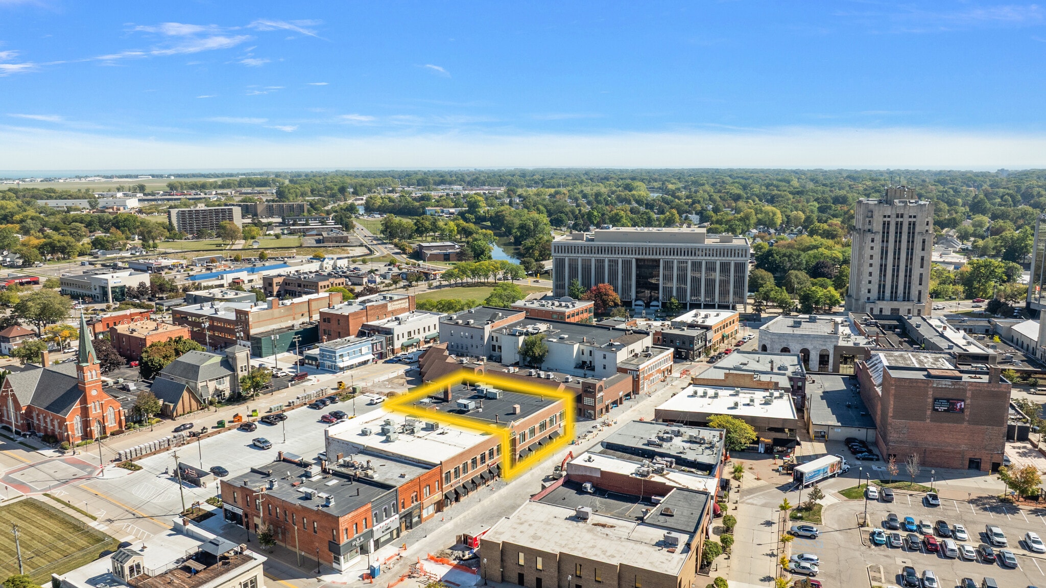 70-82 Macomb Pl, Mount Clemens, MI for lease Building Photo- Image 1 of 5