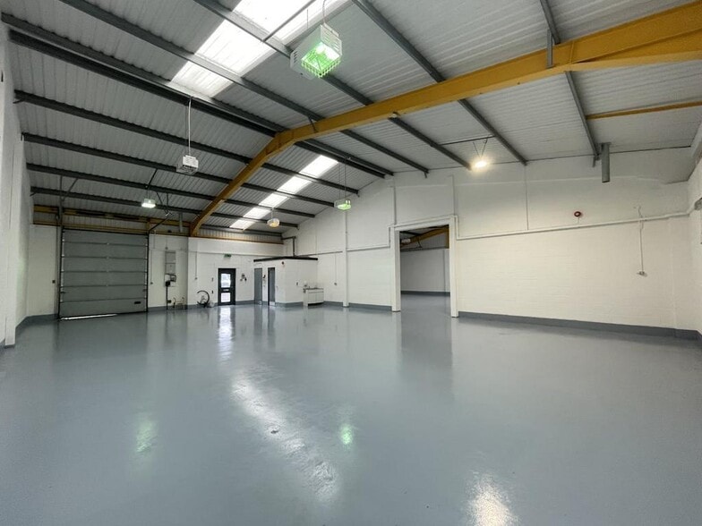 Little Row, Stoke On Trent for lease - Interior Photo - Image 3 of 14