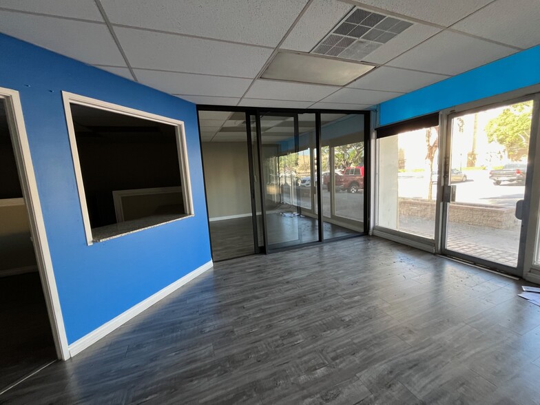 220-228 S Glendora Ave, West Covina, CA for lease - Building Photo - Image 3 of 9