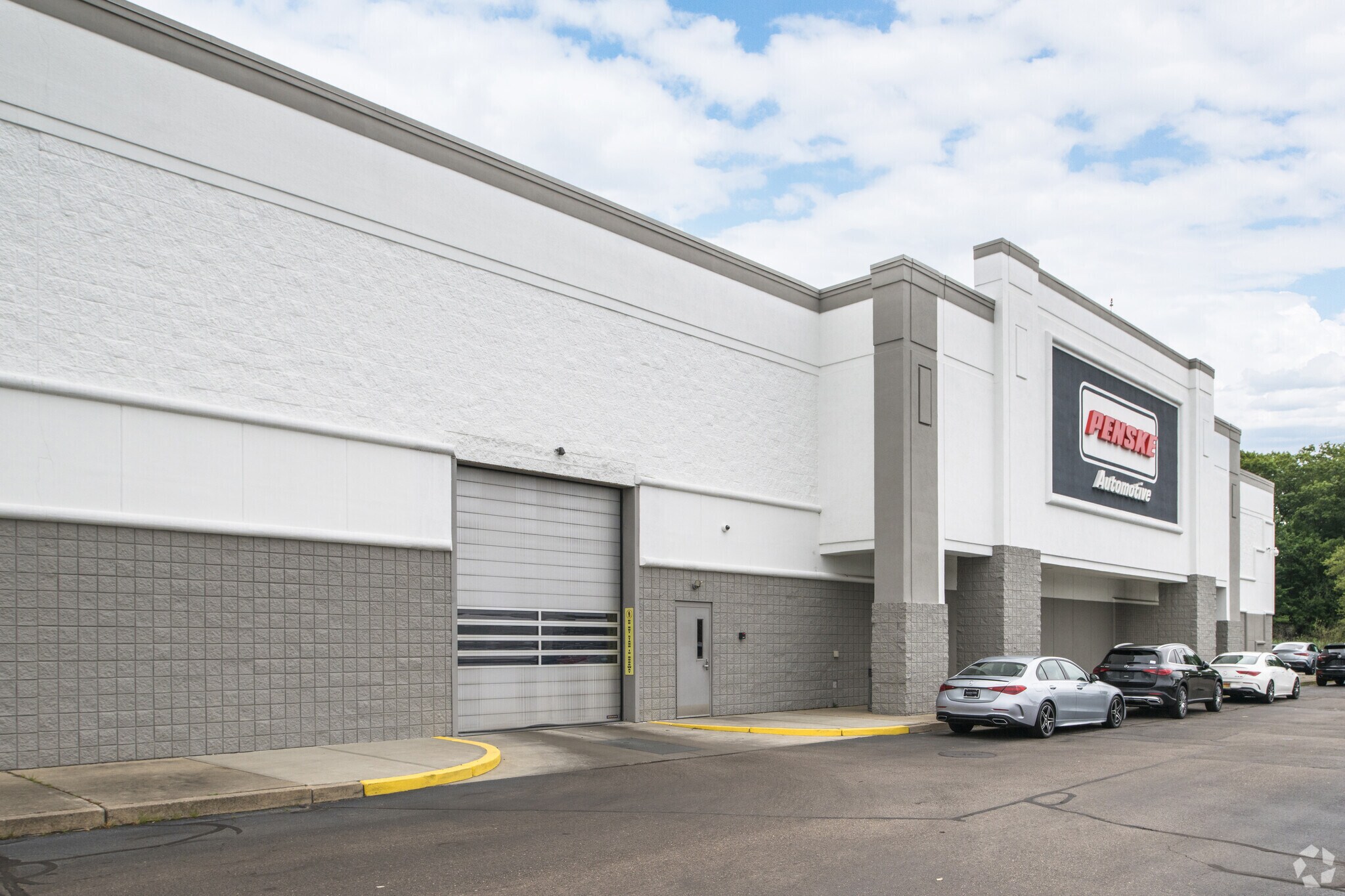 105 Pace Blvd, Warwick, RI for sale Primary Photo- Image 1 of 1