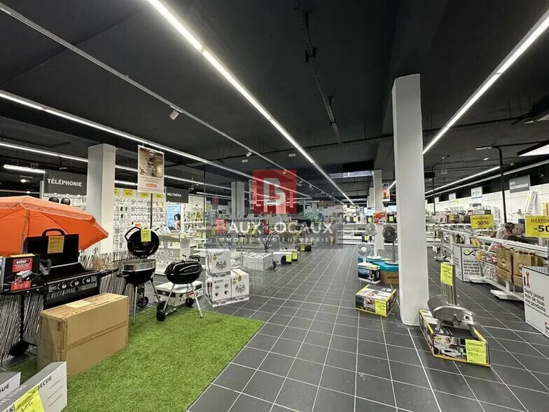 Retail in Bollène for sale - Building Photo - Image 3 of 8