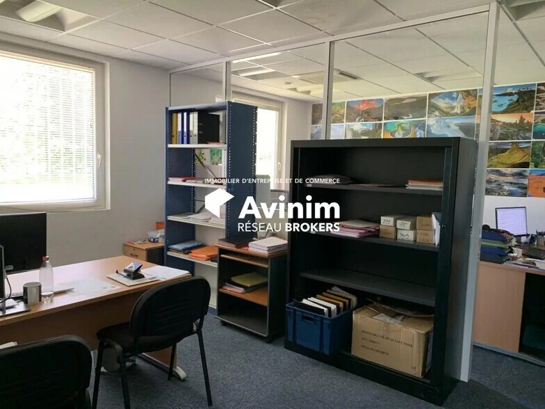 Retail in Échirolles for lease - Building Photo - Image 3 of 6