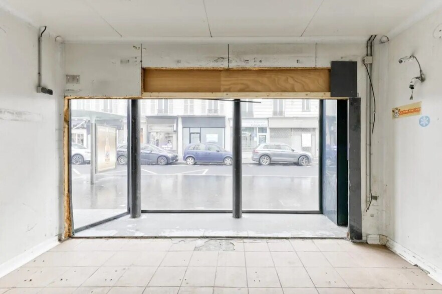 Retail in Paris for lease - Building Photo - Image 1 of 6