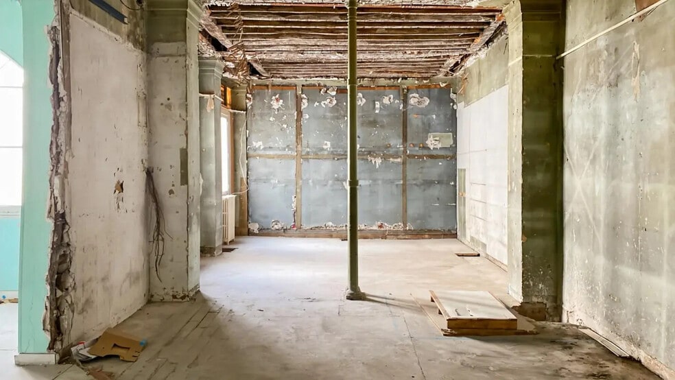 Office in Paris for sale - Building Photo - Image 2 of 4