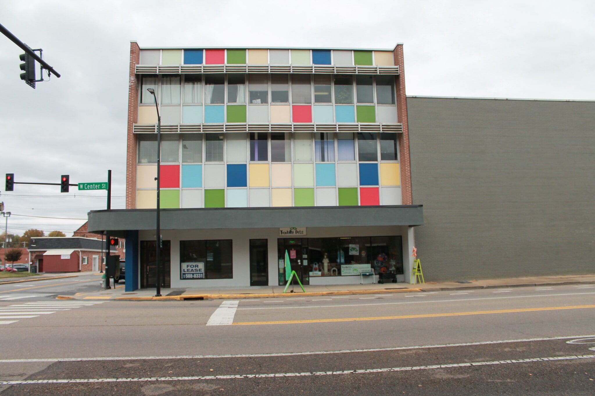 317 Shelby St, Kingsport, TN for lease Interior Photo- Image 1 of 4