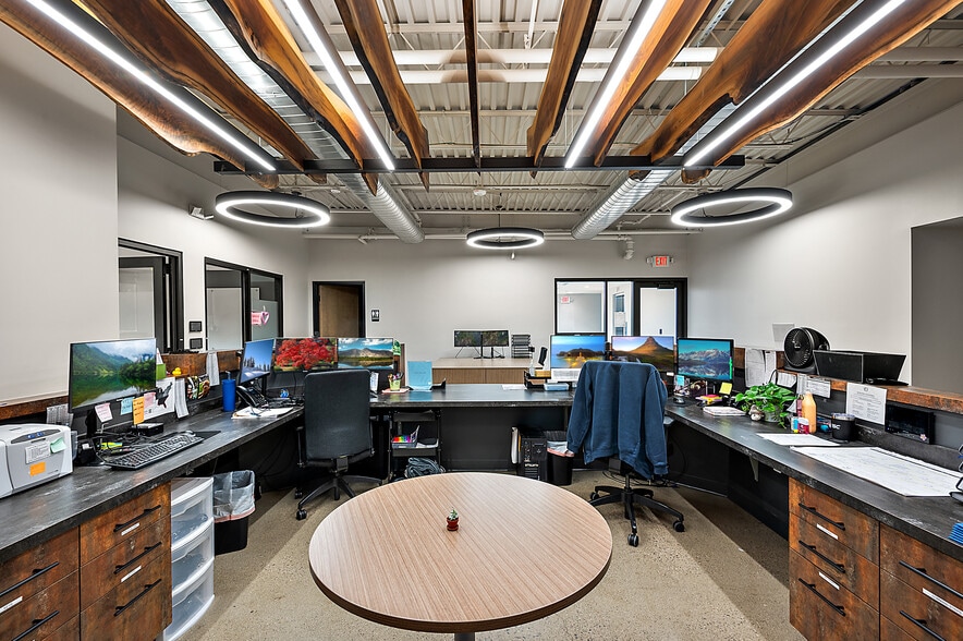 43750 Garfield Rd, Clinton Township, MI for lease - Building Photo - Image 3 of 21