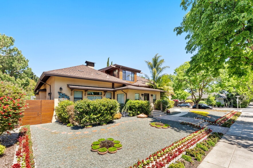 251 Middlefield Rd, Palo Alto, CA for sale - Building Photo - Image 3 of 127