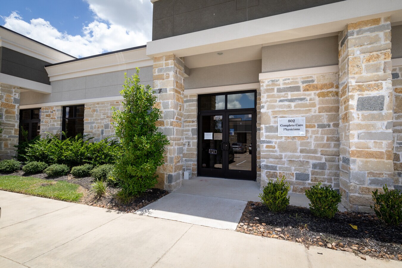 633 E Fernhurst Dr, Katy, TX 77450