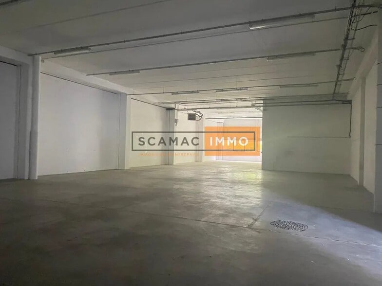 Industrial in for lease - Interior Photo - Image 2 of 8