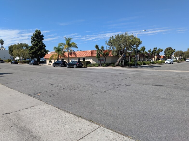 1554-1568 Creek St, San Marcos, CA for lease - Building Photo - Image 1 of 6