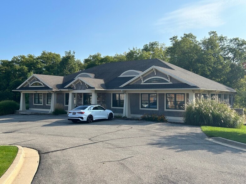 3351 Eagle Run Dr NE, Grand Rapids, MI for sale - Building Photo - Image 1 of 1